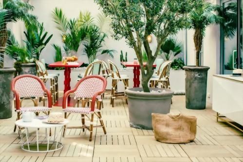 BOB Hotel - Patio