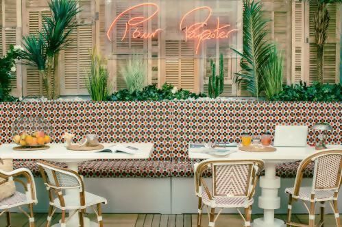 BOB Hotel - Patio